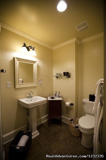 Bath at Arcady Vineyard B&B | Arcady Vineyard B&B | Image #9/20 | 