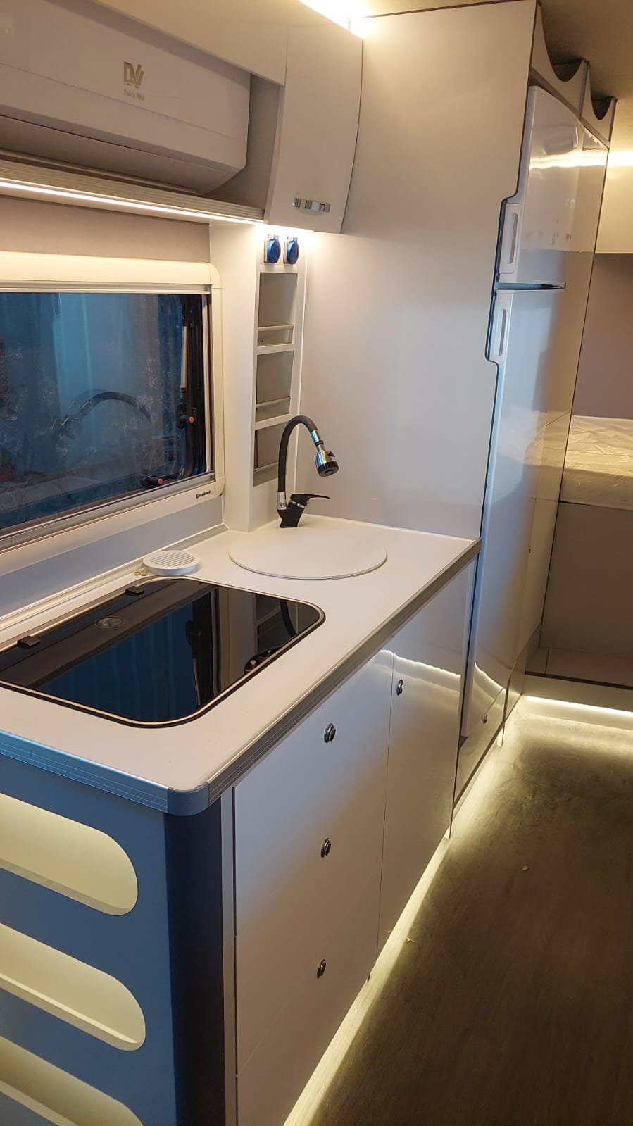 Comfort Deluxe | Let's Go Camper - Motorhome, Rv Rental Turkey | Image #4/16 | 