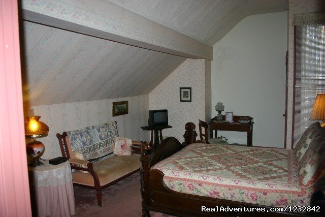 The Rose Room - $125 | The Corners Mansion -  A Bed And Breakfast Inn | Image #6/19 | 