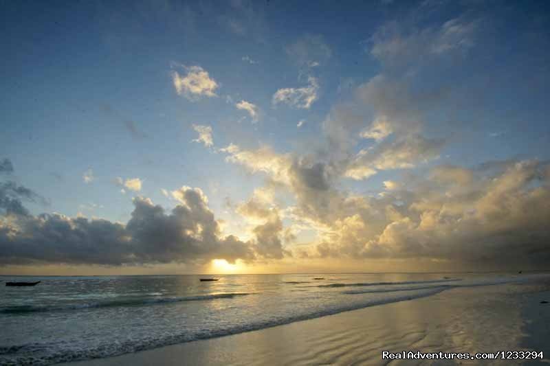 Sun set | Dongwe Ocean View ZANZIBAR TANZANIA | Image #4/21 | 