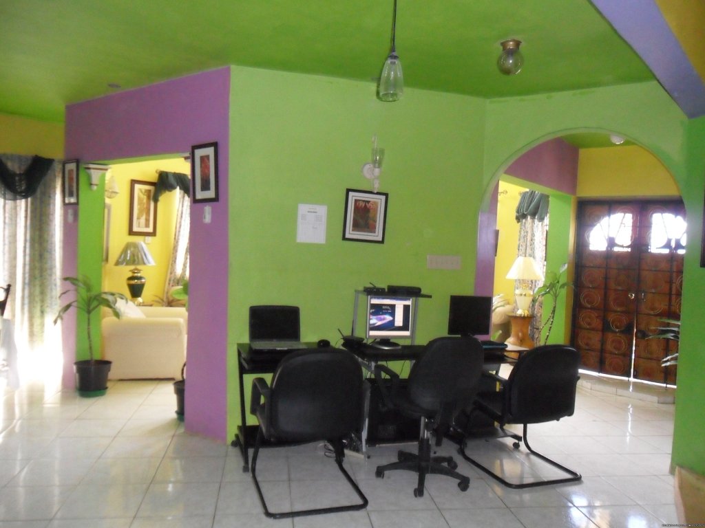 Internet Cafe with WiFi | Villa Casa De  Fe The Real Get Away | Image #2/23 | 