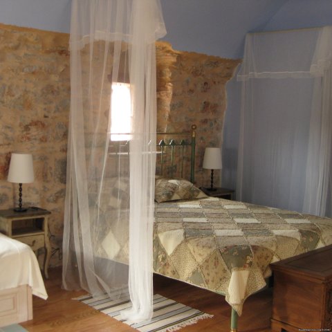 IAKINTHOS room