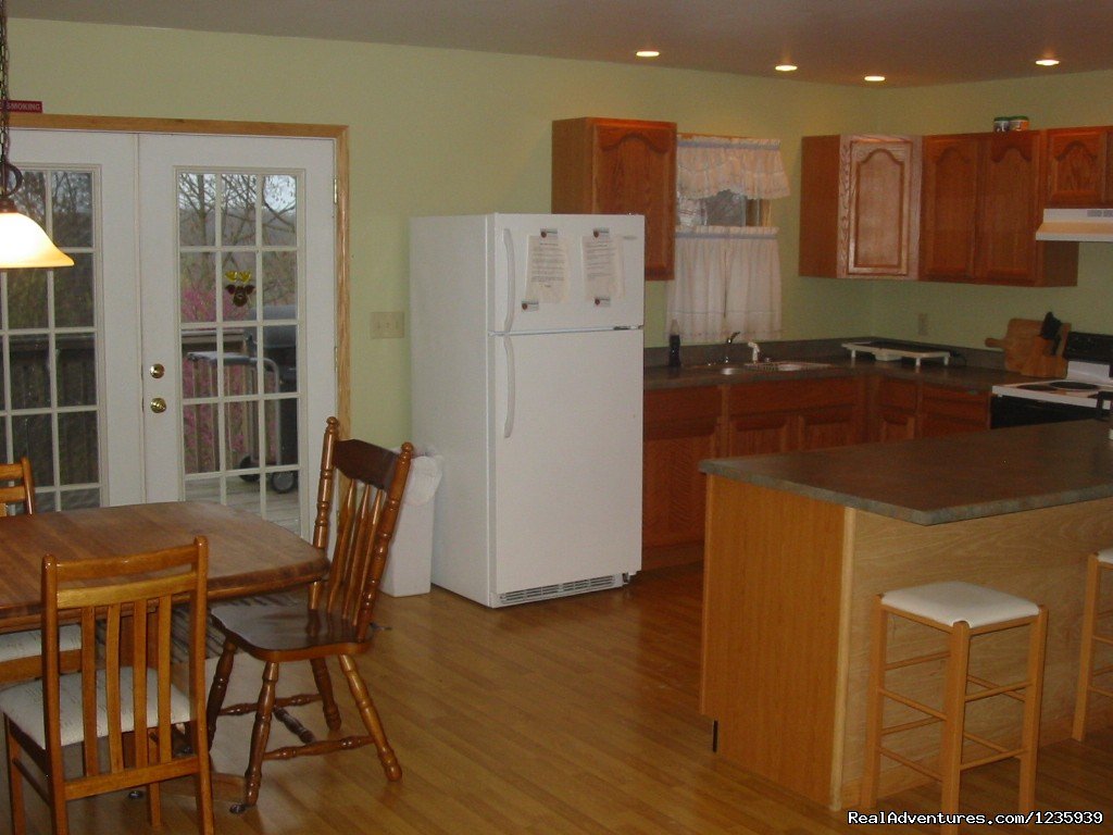 Kitchen and Dining Area | Escape to the country @ the Rim Of The World Cabin | Image #2/7 | 