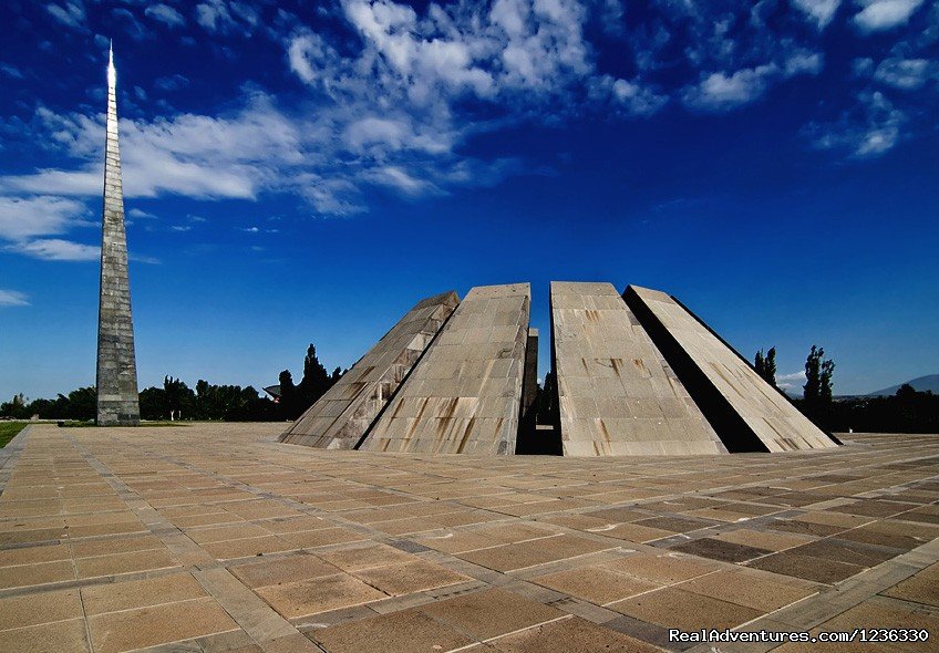 Tsitsernakaberd | Geographic Travel Club Armenia | Image #4/14 | 