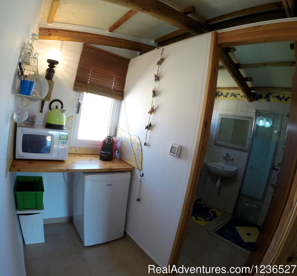 Kitchenette & shower in the lodge | Boker Valley Farm | Image #25/26 | 