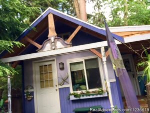 Purple Cottage Studio With Hot Tub On Whidbey