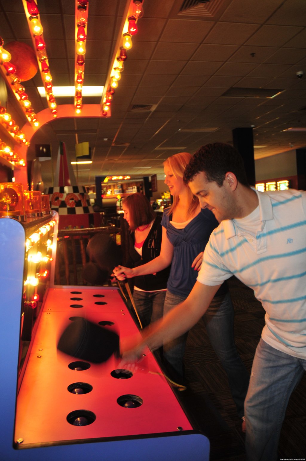 Knuckleheads Bowling & Indoor Amusement Park | Wisconsin Dells, Wisconsin  | Theme Park | Image #1/7 | 