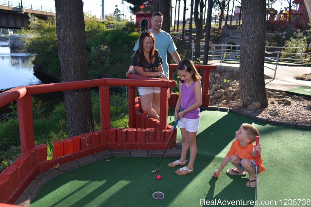 Mini Golf | Timber Falls Adventure Park & Mini Golf | Wisconsin Dells, Wisconsin  | Theme Park | Image #1/6 | 