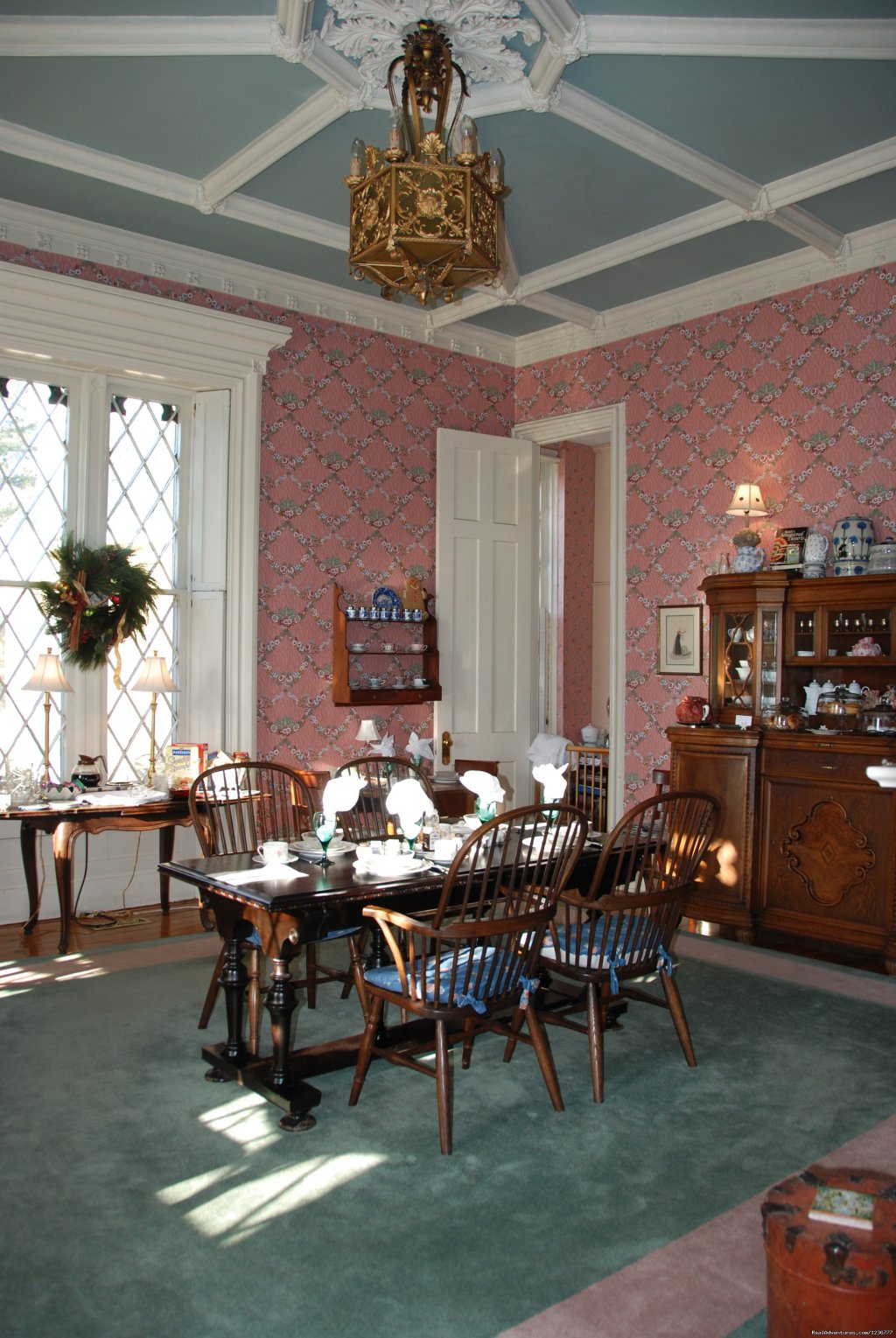 Dining Room at the Inn at Woodhaven | Inn At Woodhaven A Romantic Bed And Breakfast I | Image #3/10 | 