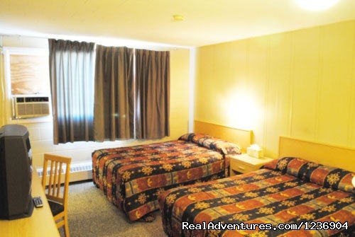 double room | Lagana Hotel, Lanigan, Saskatchewan (SK) | Image #2/5 | 