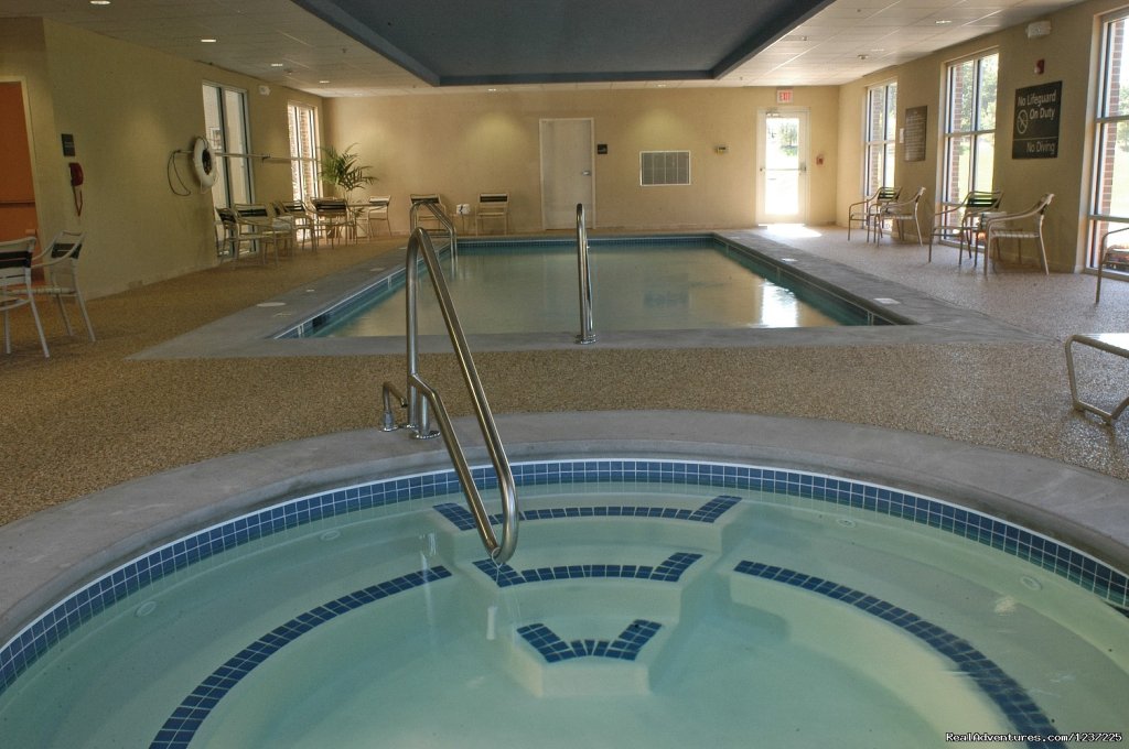 Pool & Whirlpool | Relaxing Weekend Getaways | Image #5/6 | 