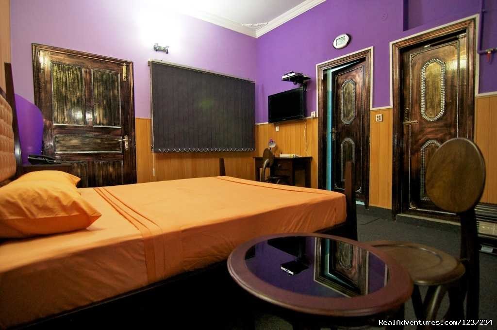 Room w/kitchen at Rooms alike Hotel Guest House in Islamabad | RooMs Islamabad | Image #12/15 | 