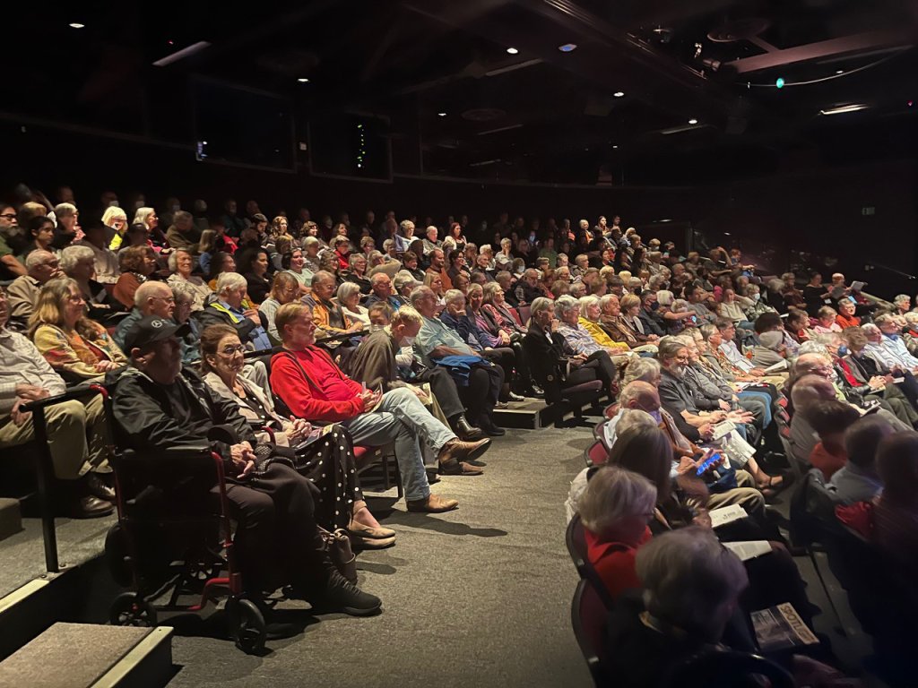 Audiences Lakewood Theatre | Lakewood Center for the Arts | Image #11/12 | 