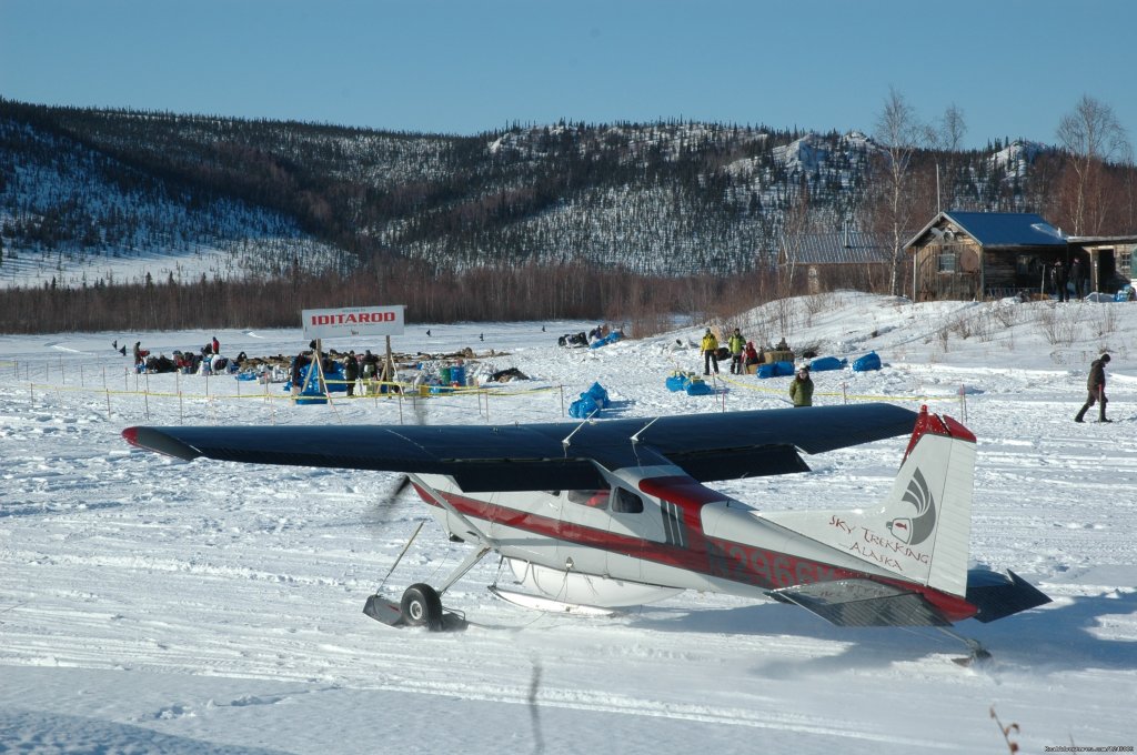 Sky Trekking Alaska Ski Plane | Iditarod Sled Dog Race Tours & Arctic Adventure | Image #7/25 | 