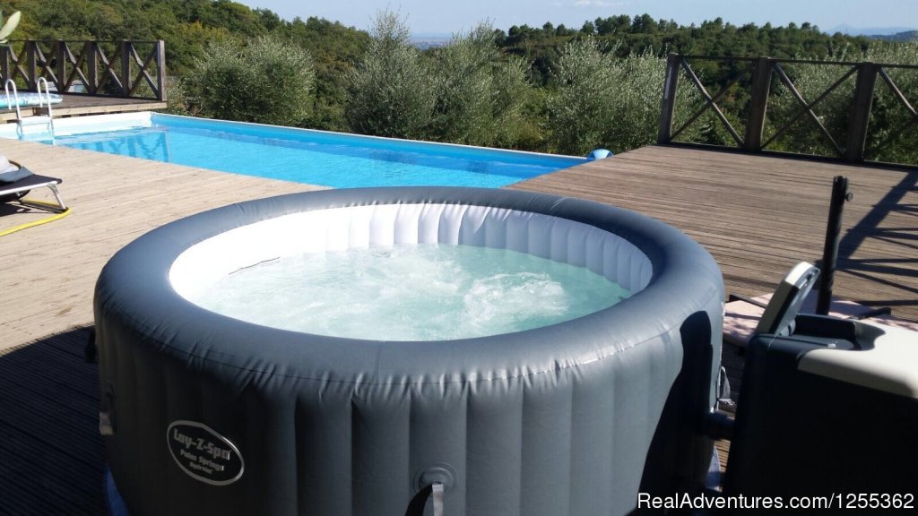 Hydromassage pool with hot water | Hunting in Tuscany 'Riserva di Caccia Le Corniole' | Image #20/26 | 