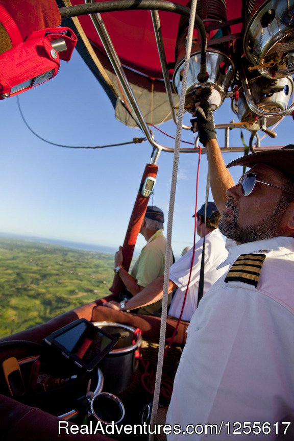 Captain's view | Gentle Breeze Hot Air Balloon Company, Ltd | Lebanon, Ohio  | Hot Air Ballooning | Image #1/5 | 