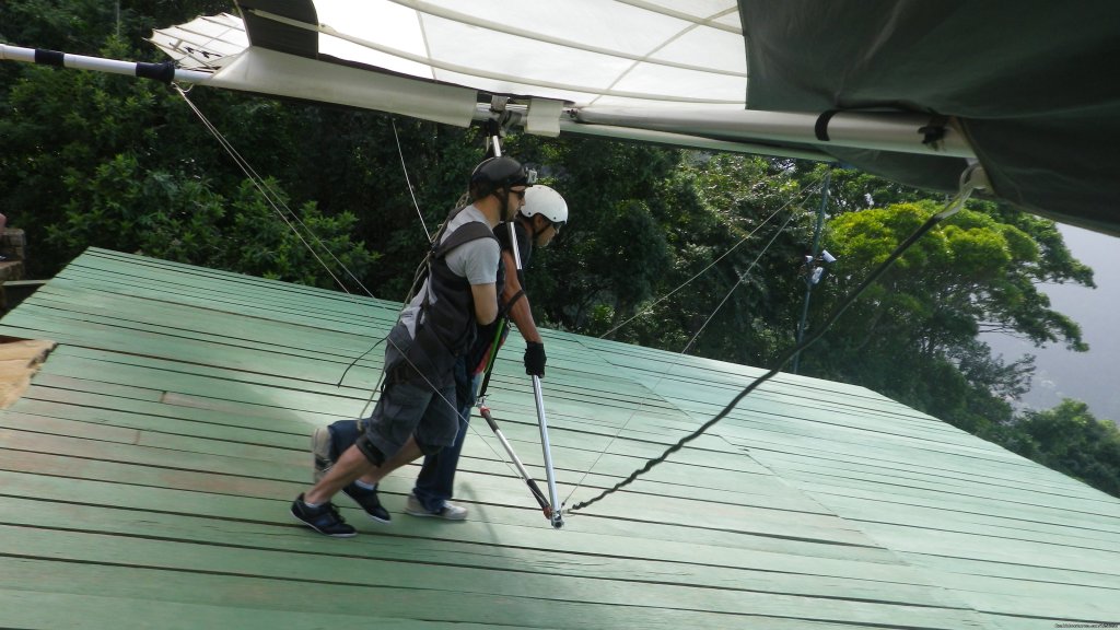 Learning how to take off | Hilton Fly Rio Tandem Hang Gliding | Image #3/8 | 