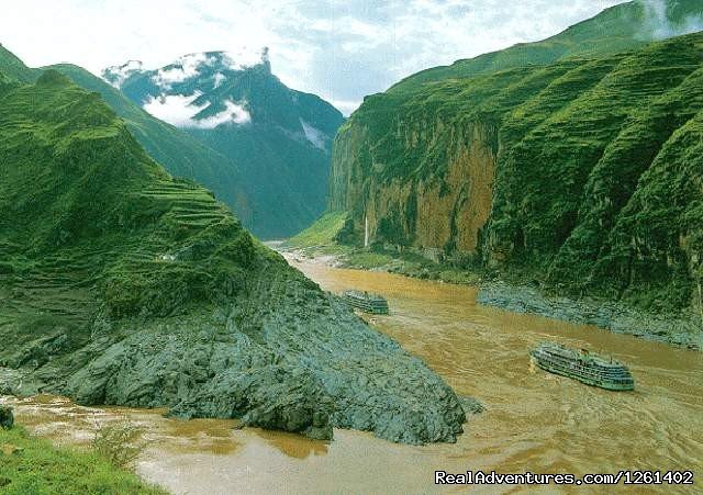 Lesser Three Gorges | 9 Days Yangtze Cruise from Beijing & Xian | Chongqing, China | Cruises | Image #1/7 | 