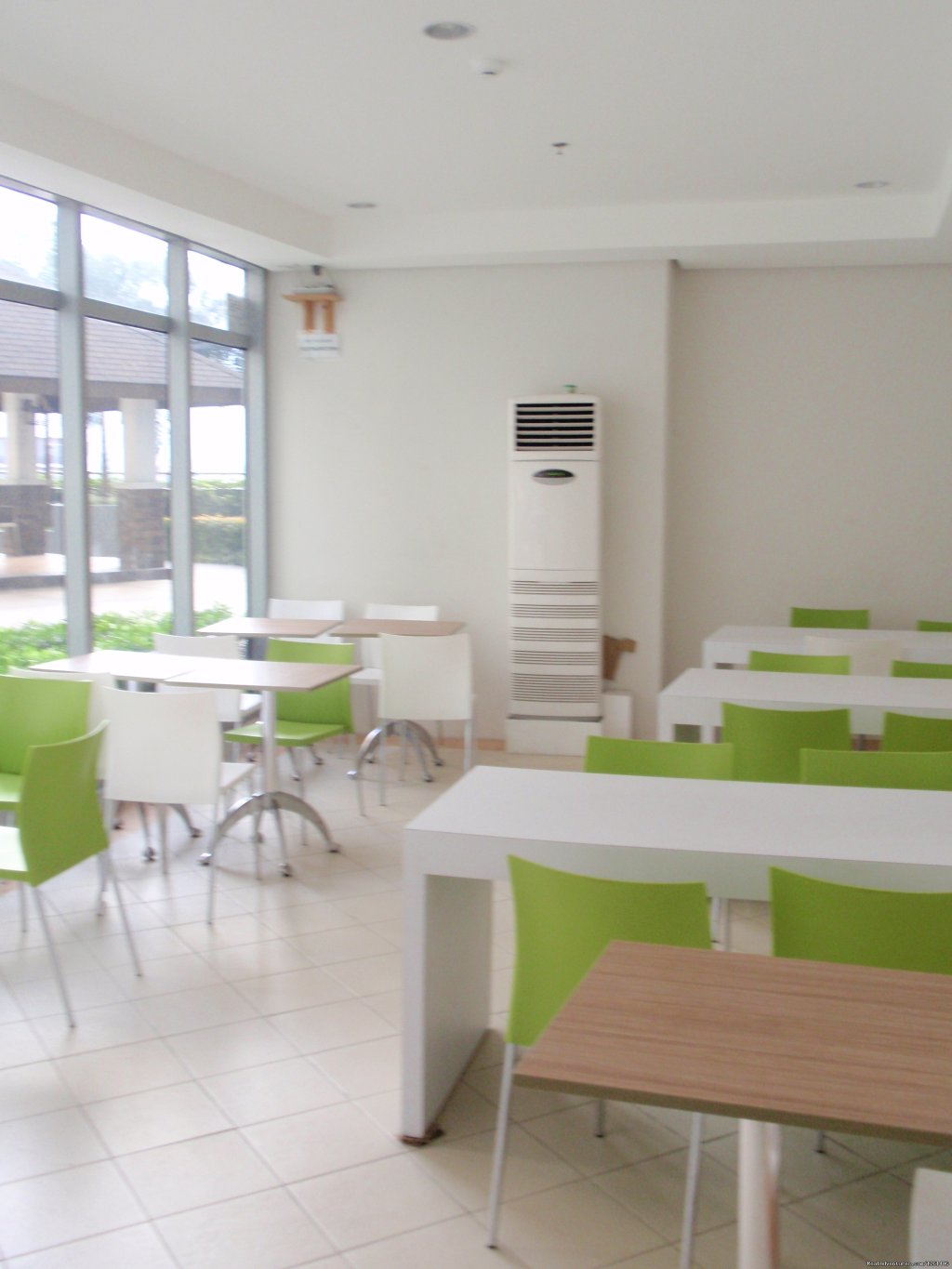 Study Room | Fully Furnished Studio-condo Unit In Manila | Image #14/26 | 