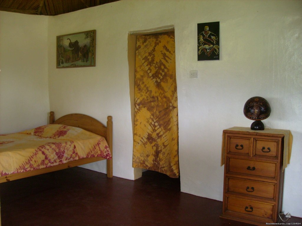 Black Star Lions cottage interior | Black Star Lions' Guest Cottages | Image #15/24 | 