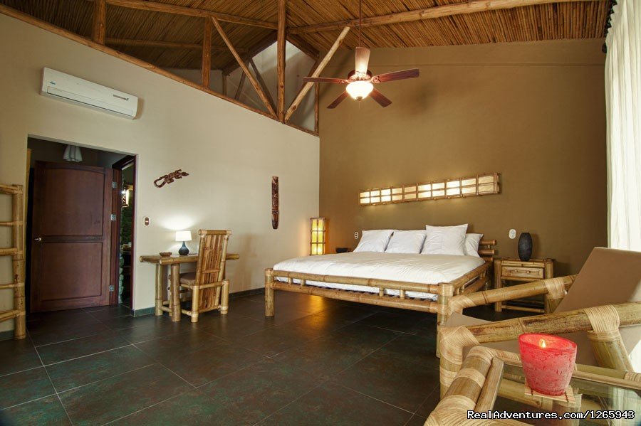 King-size bedroom | Clandestino Beach Resort beachfront boutique hotel | Image #2/25 | 