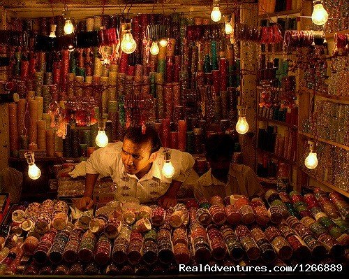 Local Shop | Mumbai City Sightseeing Private Tour 8 hrs | Image #9/9 | 