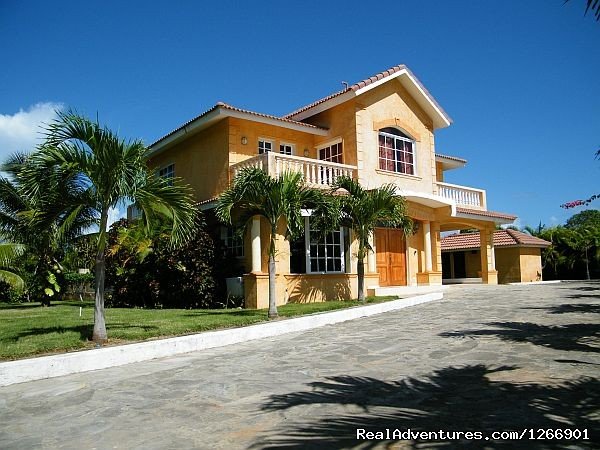 Front entrance | Caribbean Luxury For Less - Quiet but Near all | Image #2/13 | 