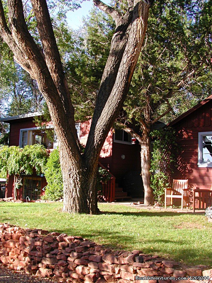 Green Landscapes | Cathedral Rock Lodge & Retreat Center | Image #3/16 | 