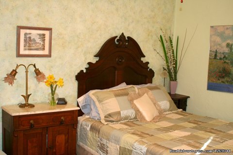 Homestead House Bedroom 1, incl Bathroom