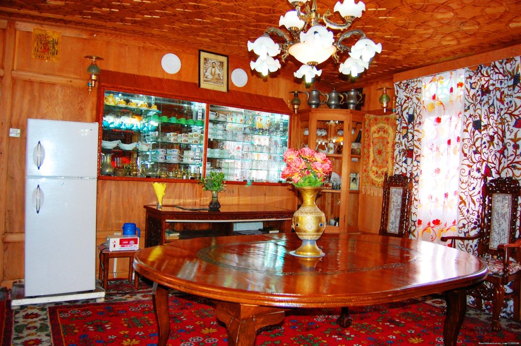 Dinning room | Houseboat Taj Palace | Image #2/5 | 