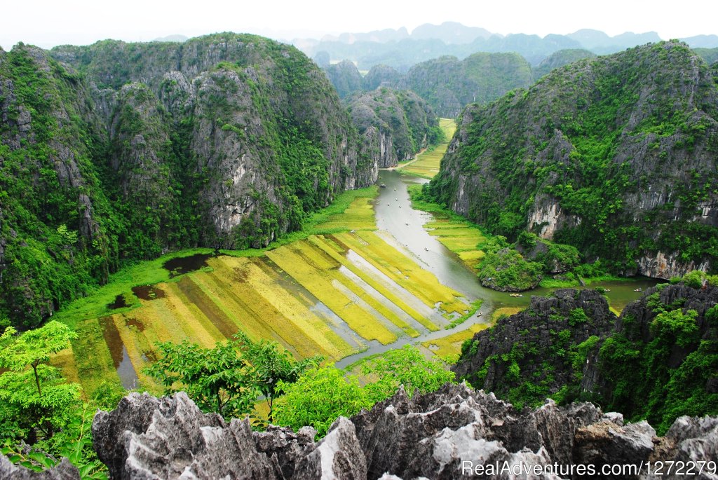 Hoa Lu- Tam Coc of Ninh Binh Vietnam | Vietnam Timeless Charm 10 days | Image #16/23 | 