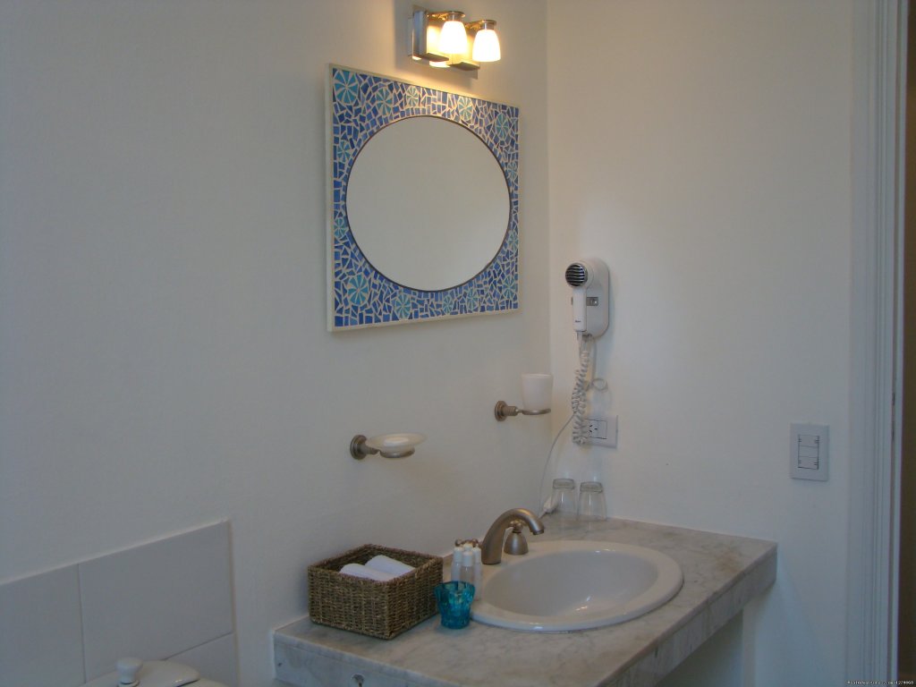 Jacaranda Suite bathroom | Charming Home Buenos Aires | Image #21/26 | 