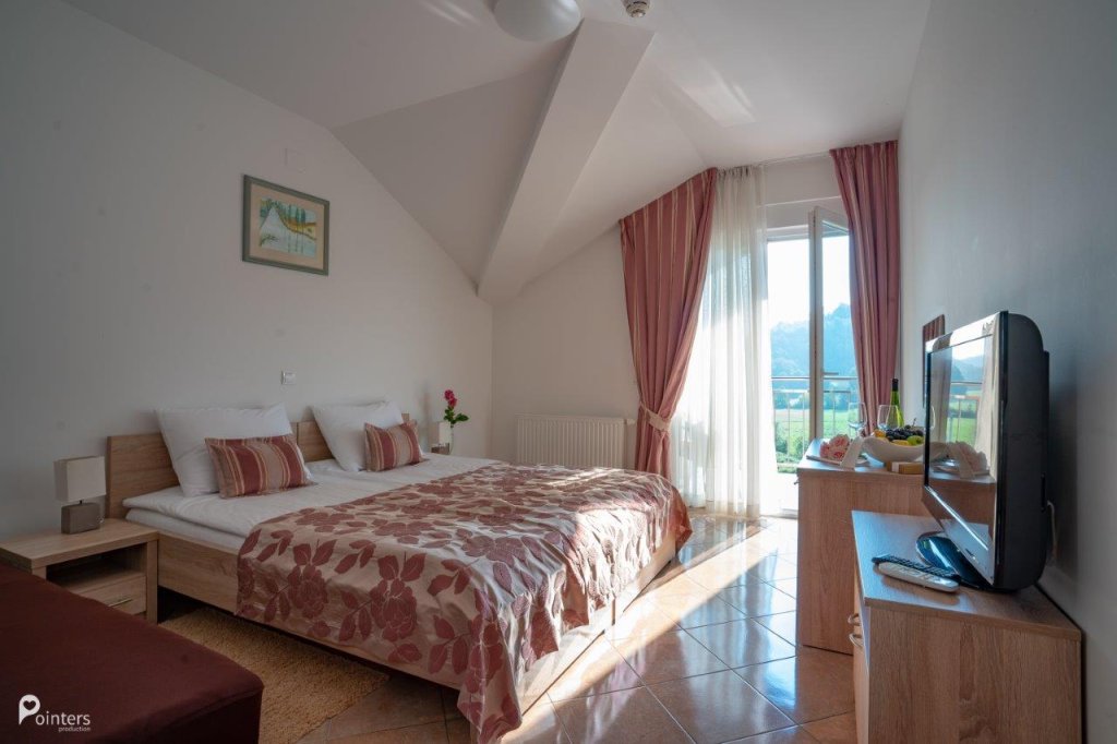 Sample Hotel Room | 4 Days Plitvice & Kayak Adventure | Image #9/10 | 