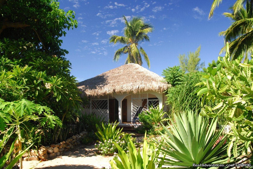 Bungalow  9 | Chez Maggie Hotel Morondava Madagascar | Image #3/8 | 