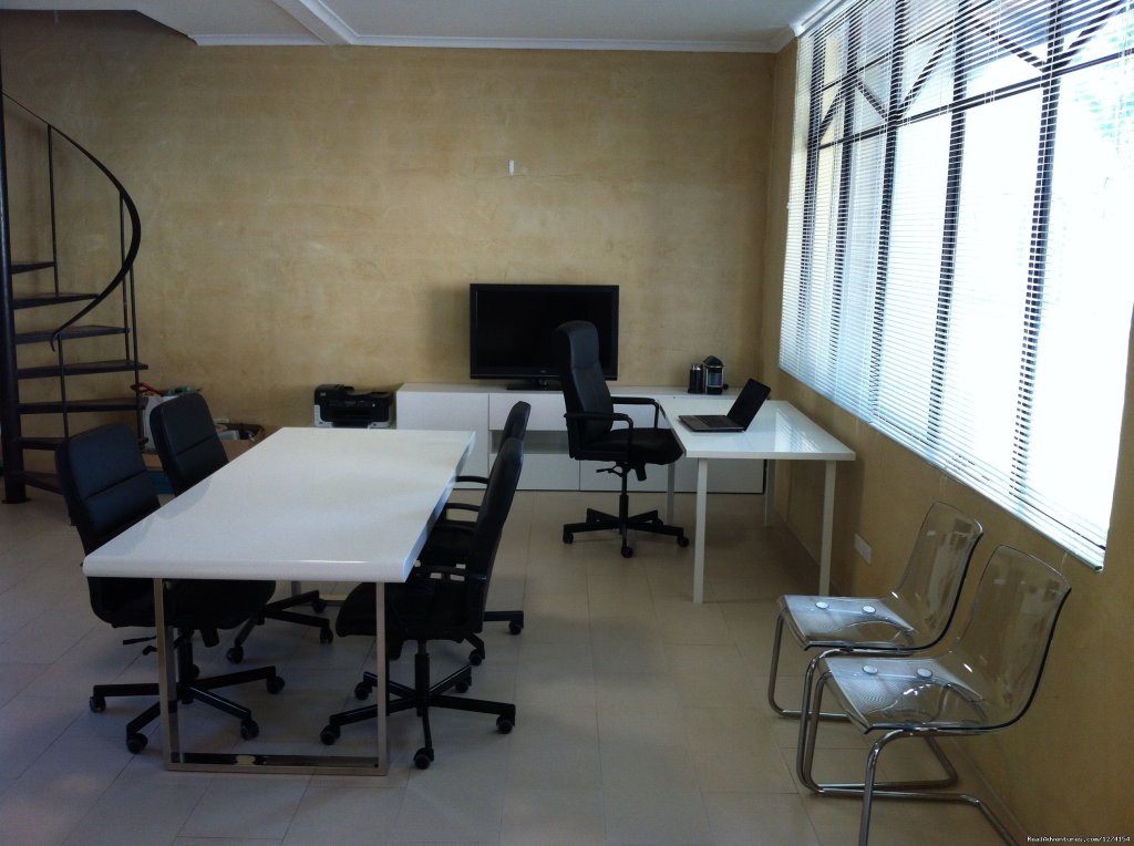 Bood room / office ground floor | Fremantle City Central 3 Floor Apartment | Image #7/9 | 