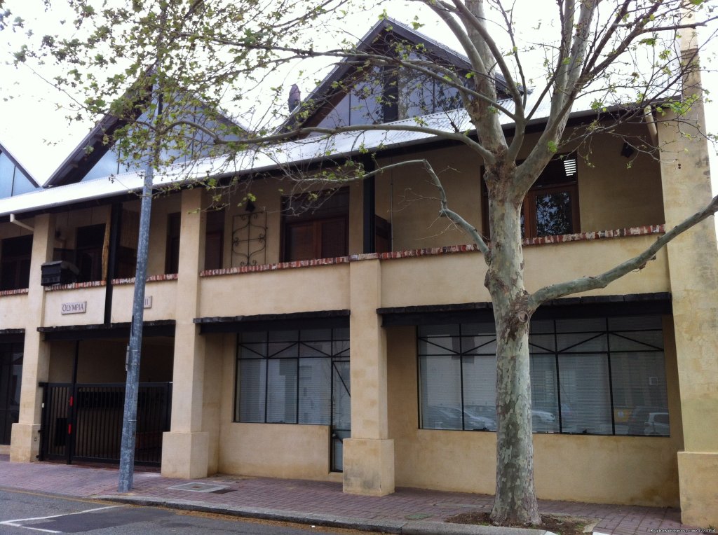 Central Fremantle Apartment | Fremantle City Central 3 Floor Apartment | Image #2/9 | 