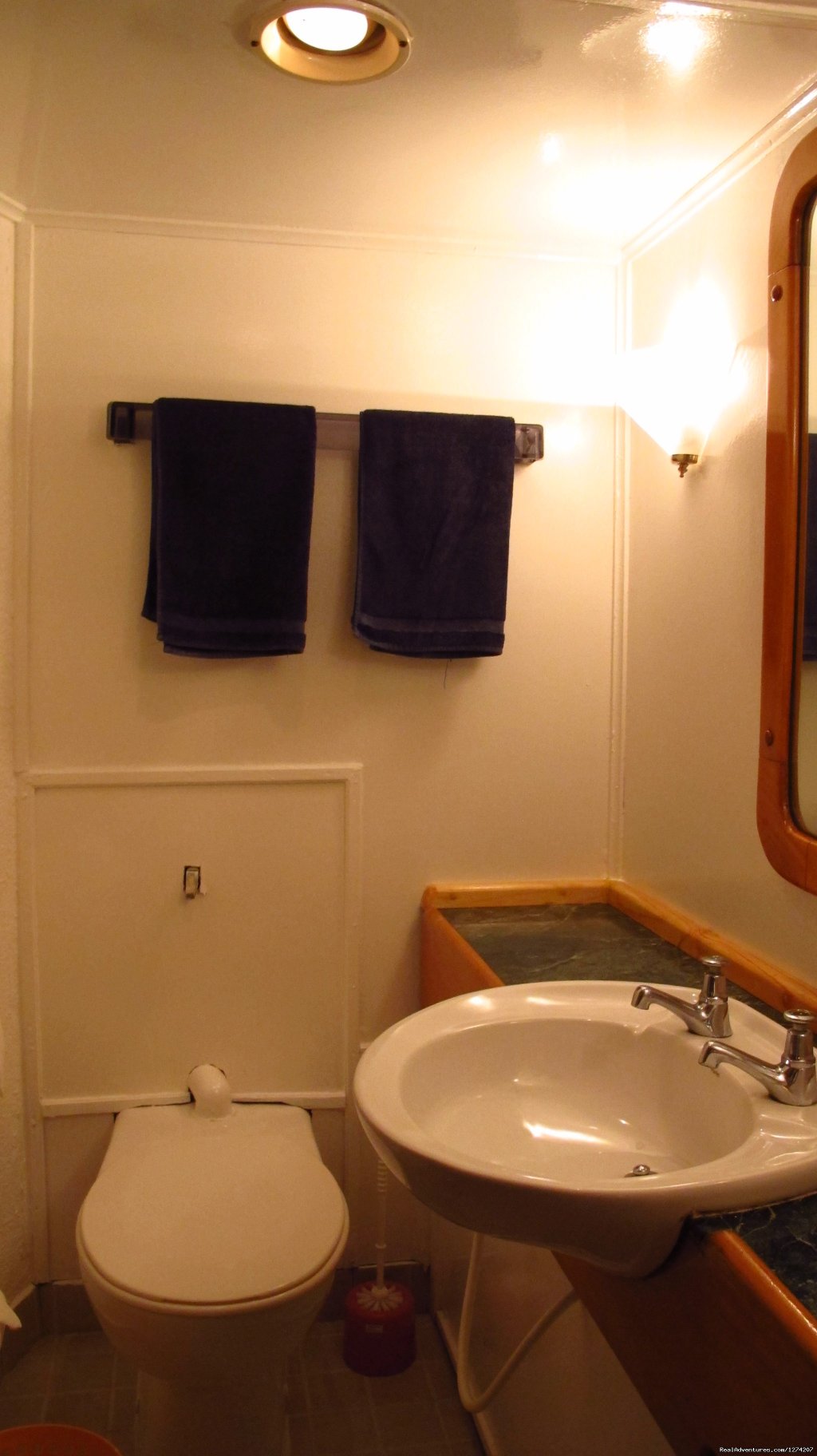 Bathroom | Explore the Maldives on MV Yasawa Princess | Image #14/14 | 