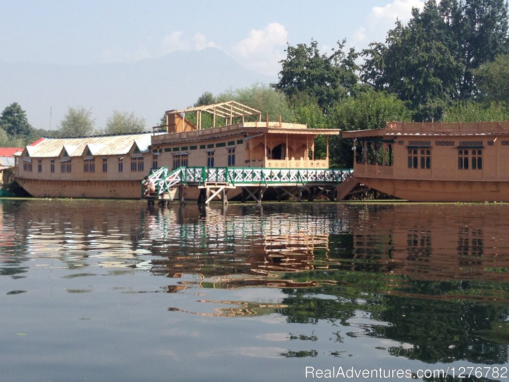 Little Majestic Group of House Boats | Majestic Group of House Boats | Image #2/7 | 