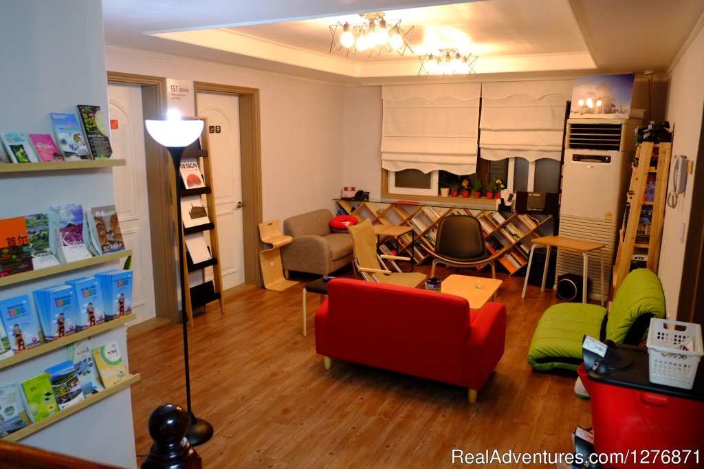 Living room | BnB Guesthouse GET Hongdae, Seoul | Image #8/17 | 