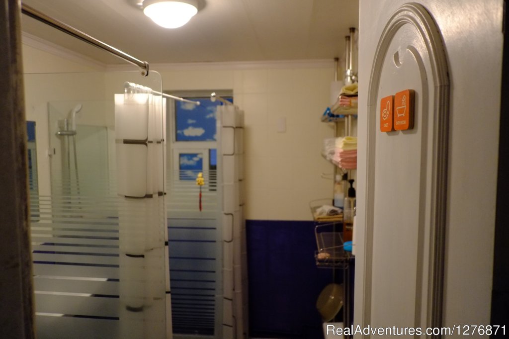 Bath room | BnB Guesthouse GET Hongdae, Seoul | Image #12/17 | 