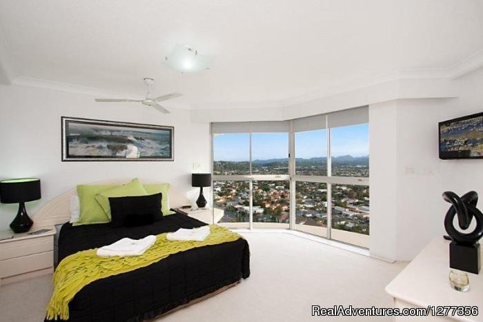 Burleigh Surf Beachfront Apartments | Image #3/7 | 