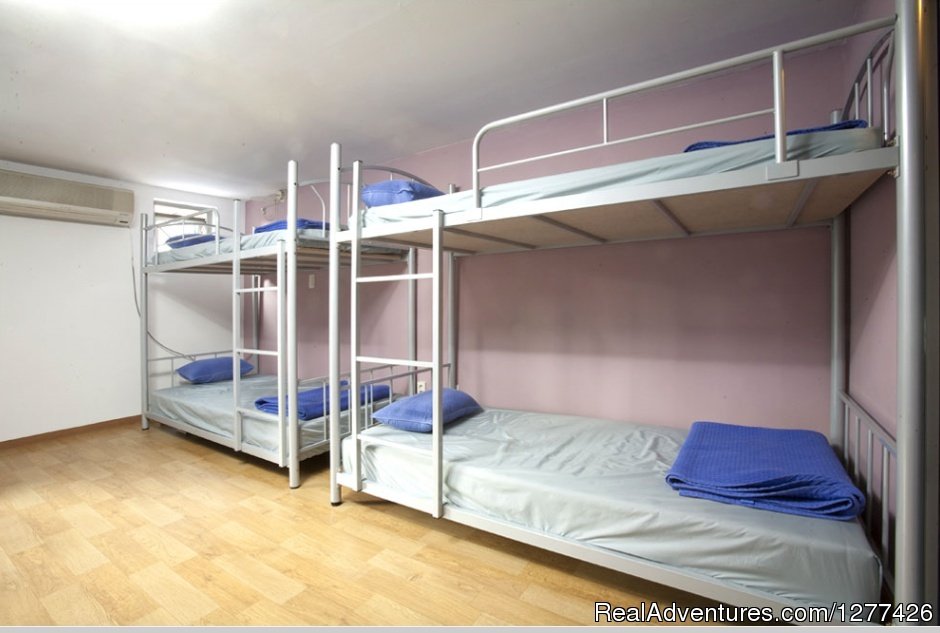 4persons Dorm | Blu Guesthouse?Seoul Korea | Image #2/4 | 