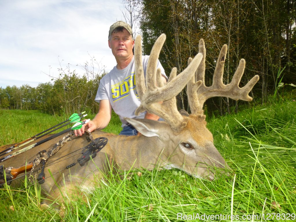 Archery hunts for giant Alberta whitetails | Double Diamond Wilderness Hunts Ltd. | Image #17/21 | 