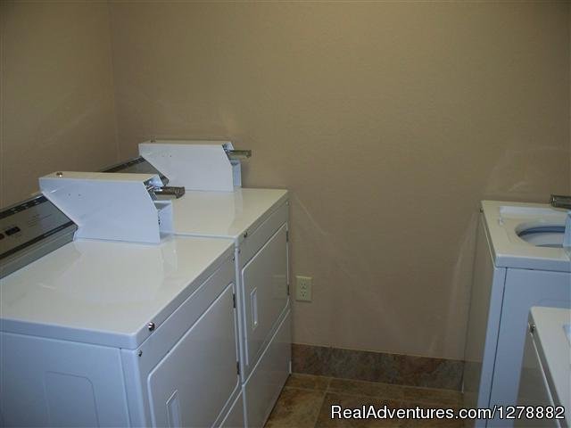 Laundry Facilities | Leisure Landing Rv Park, Beautiful Hot Springs, Ar | Image #7/26 | 