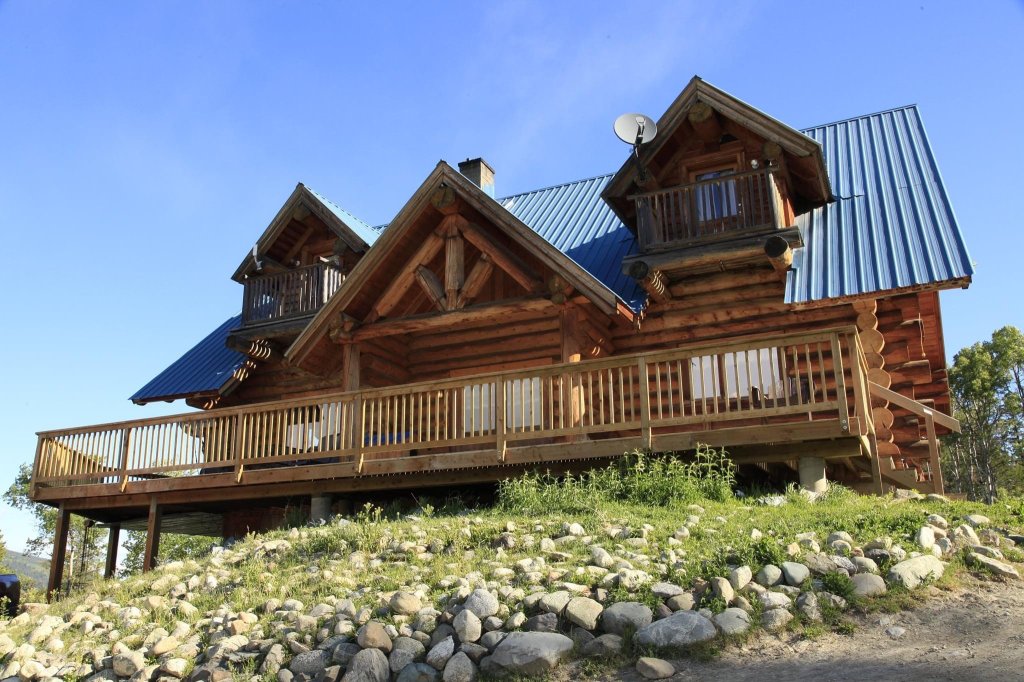 Main Lodge | Big Game hunting in British Columbia | Image #5/5 | 