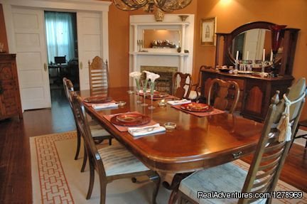 Dining | Janssen Park Place Bed & Breakfast | Image #4/6 | 