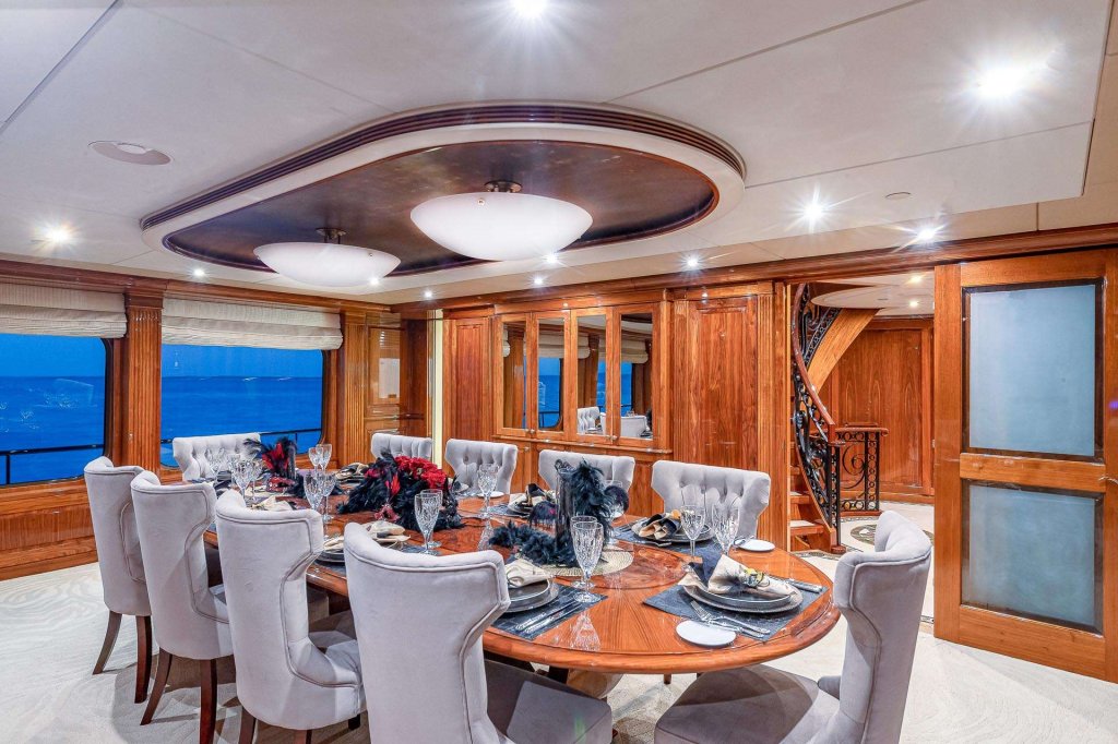 Mi Amore | Luxury Yacht Charters In South Florida And Beyond | Image #28/50 | 