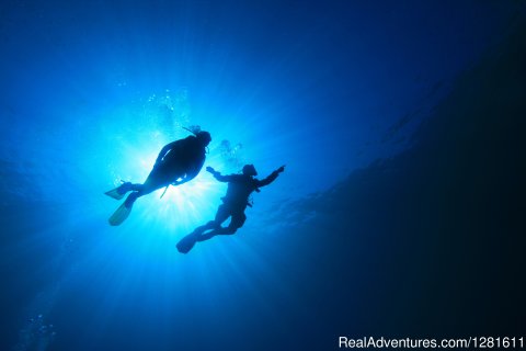 2 Divers Underwater