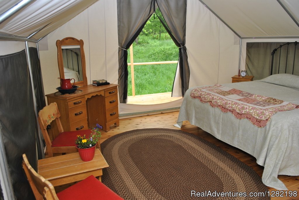 Glamping Interior | River Dance Lodge | Image #6/20 | 