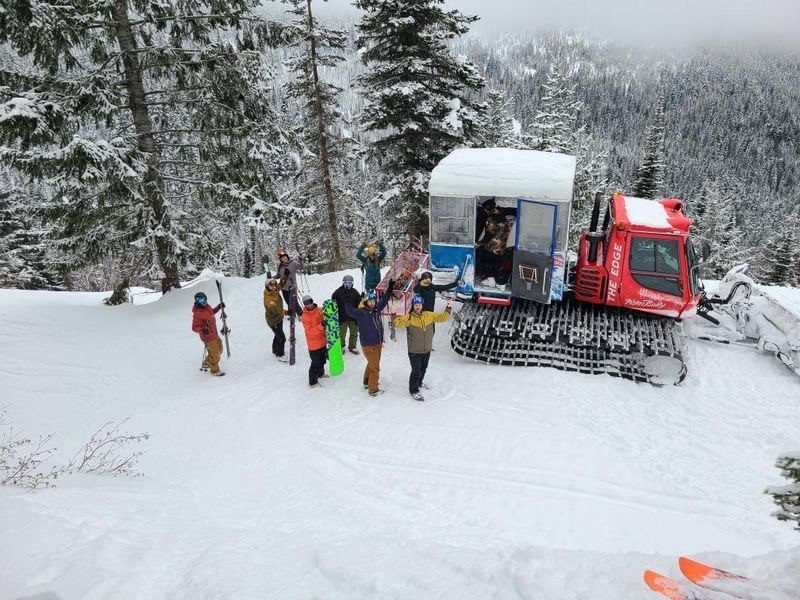 Cat Skiing | Selkirk Powder: Guides | Image #17/18 | 